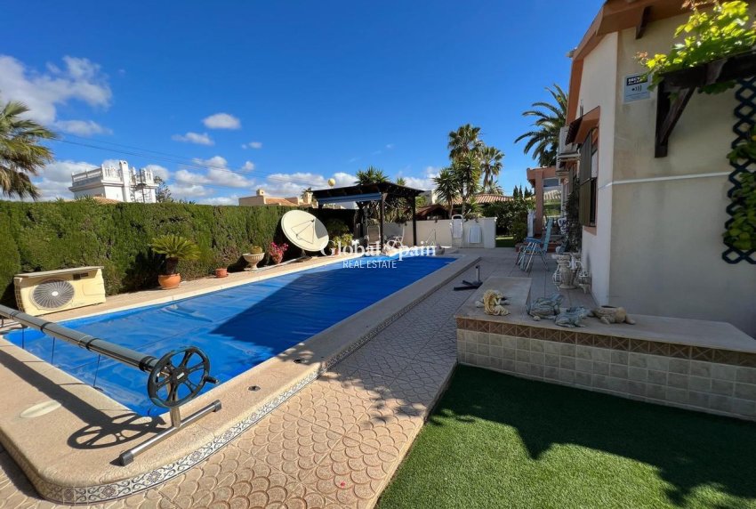 Wederverkoop - VILLA -
CABO ROIG - Costa Blanca