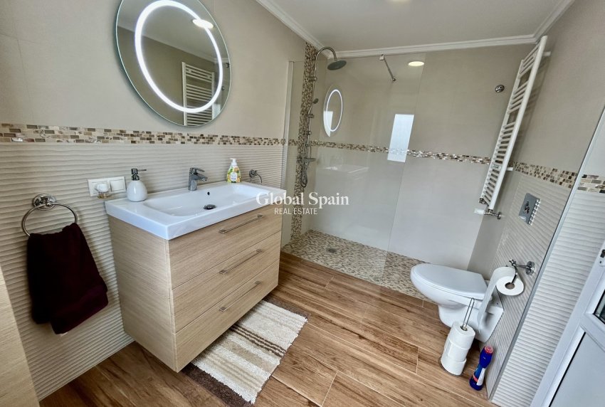 Wederverkoop - VILLA -
CABO ROIG - Costa Blanca