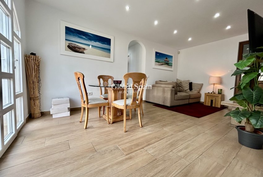 Wederverkoop - VILLA -
CABO ROIG - Costa Blanca