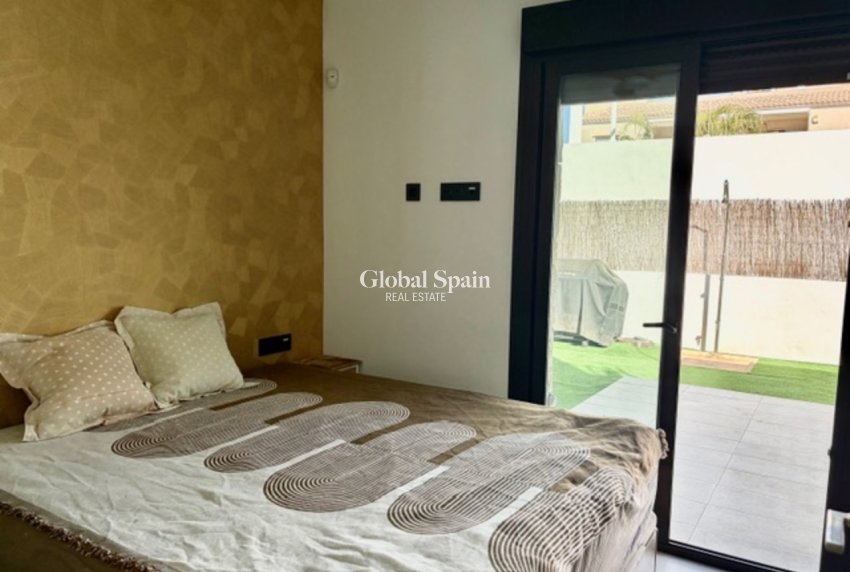 Wederverkoop - VILLA -
CABO ROIG - Costa Blanca