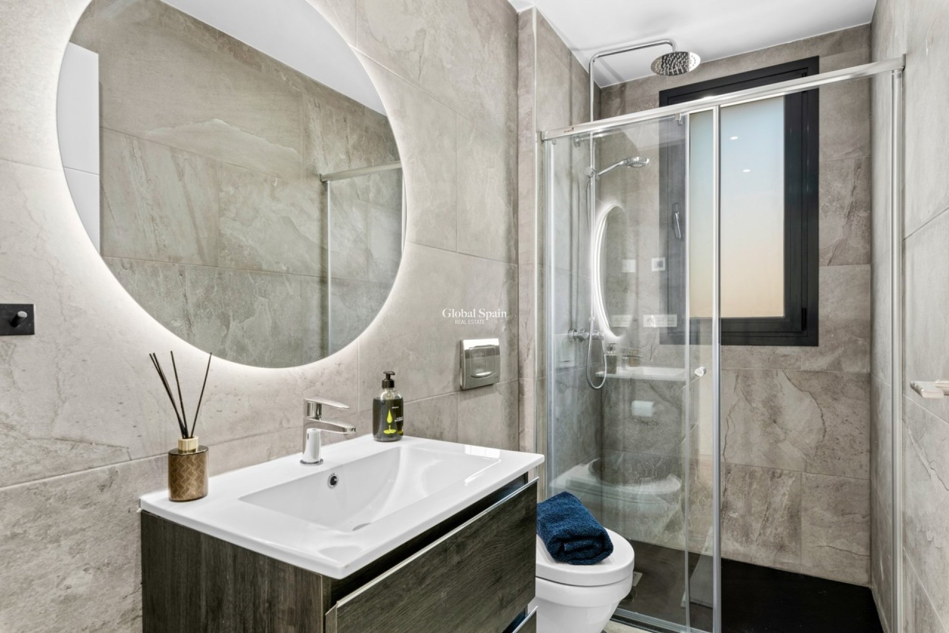 Wederverkoop - VILLA -
CABO ROIG - Costa Blanca