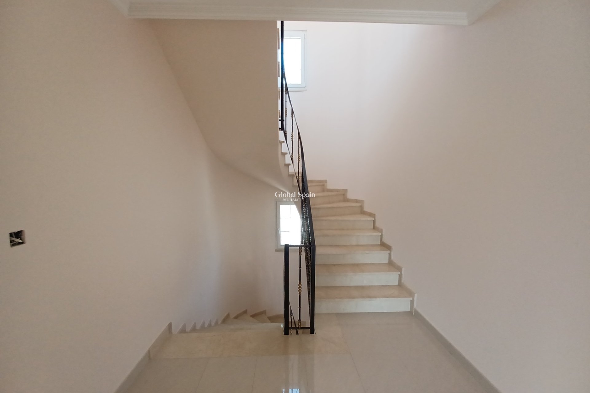 Wederverkoop - VILLA -
CABO ROIG - Costa Blanca