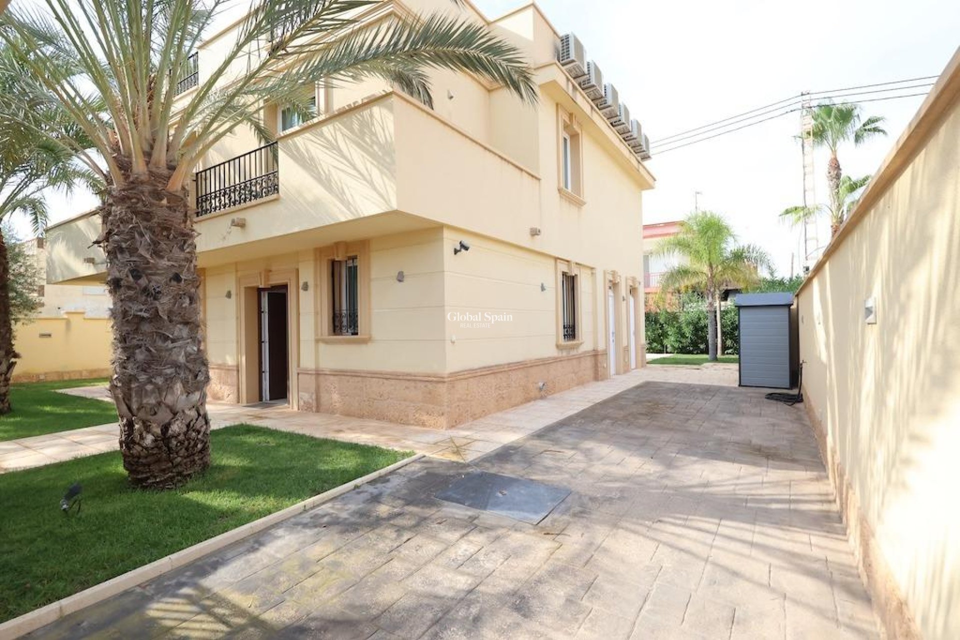 Wederverkoop - VILLA -
CABO ROIG - Costa Blanca