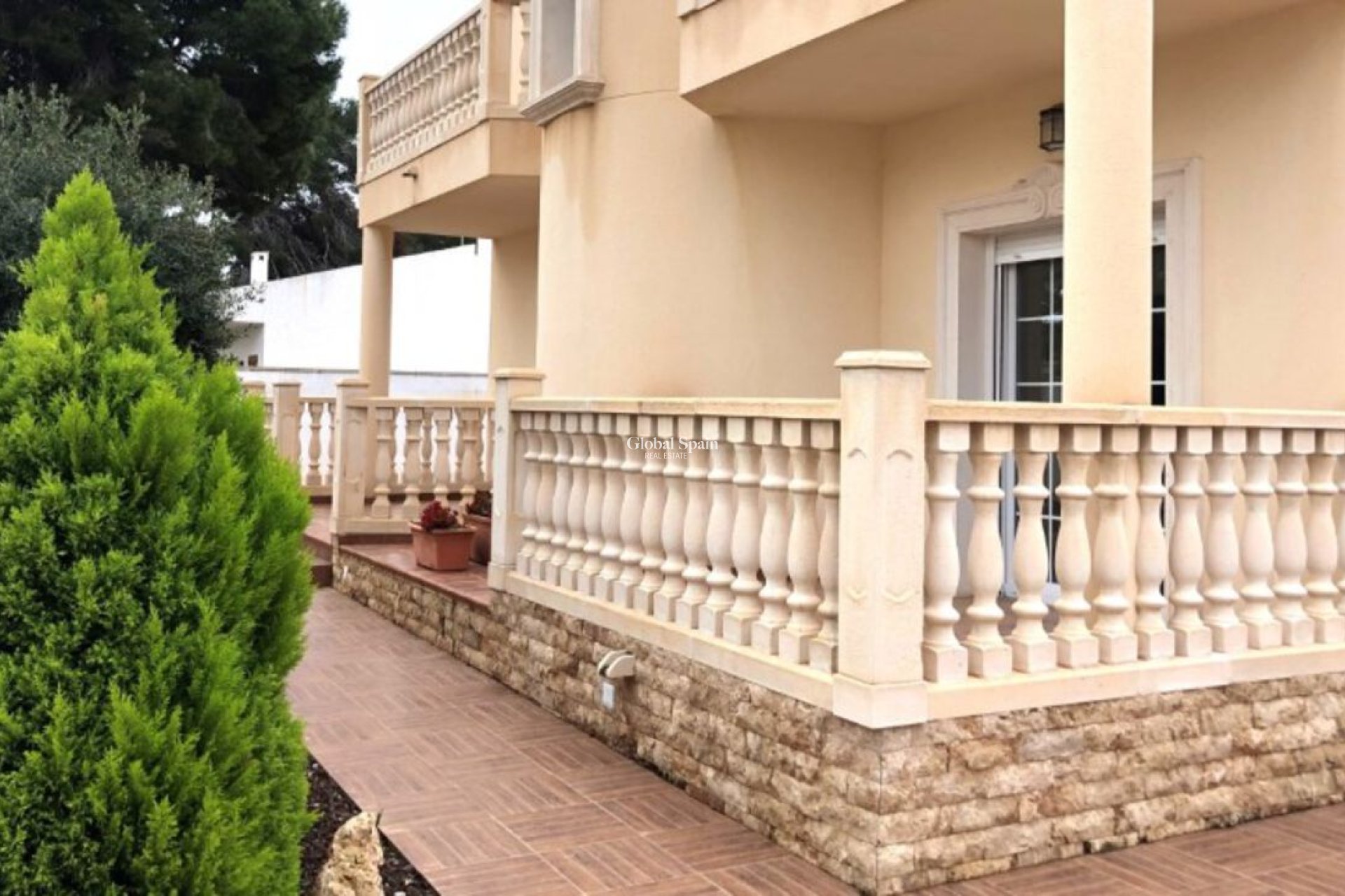 Wederverkoop - VILLA -
CABO ROIG - Costa Blanca