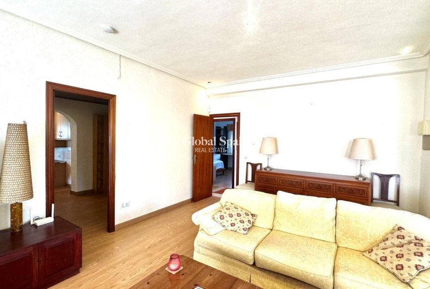 Wederverkoop - VILLA -
CABO ROIG - Costa Blanca