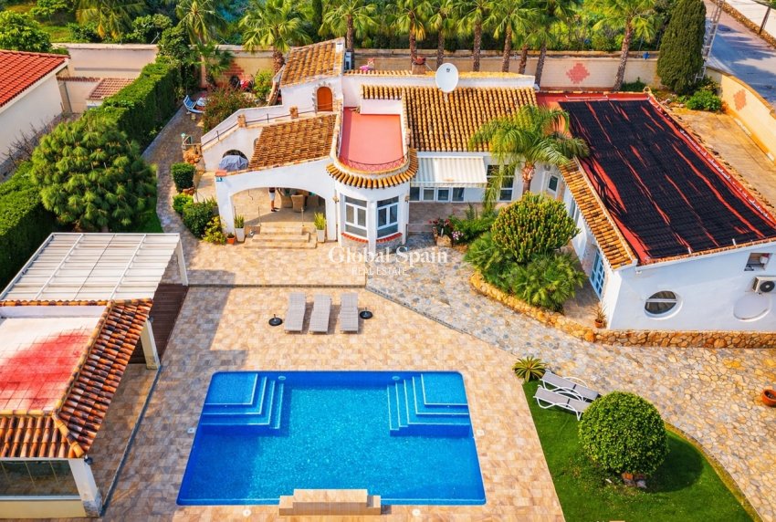 Wederverkoop - VILLA -
CABO ROIG - Costa Blanca