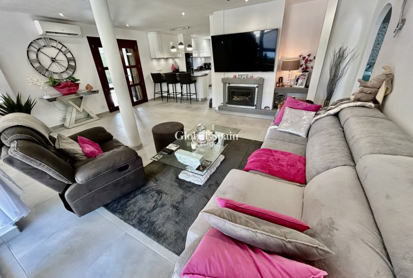 Wederverkoop - VILLA -
CABO ROIG - Costa Blanca