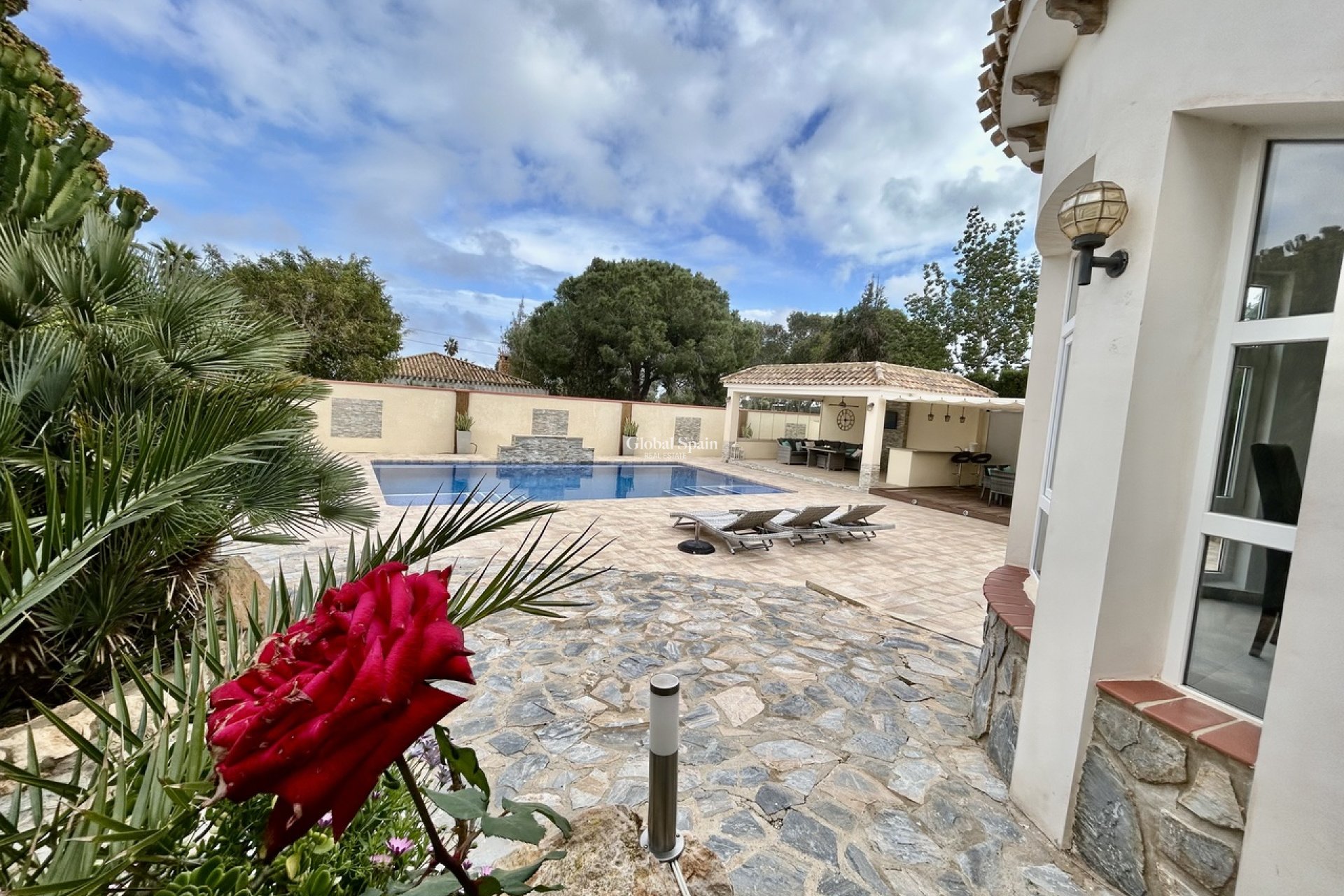 Wederverkoop - VILLA -
CABO ROIG - Costa Blanca