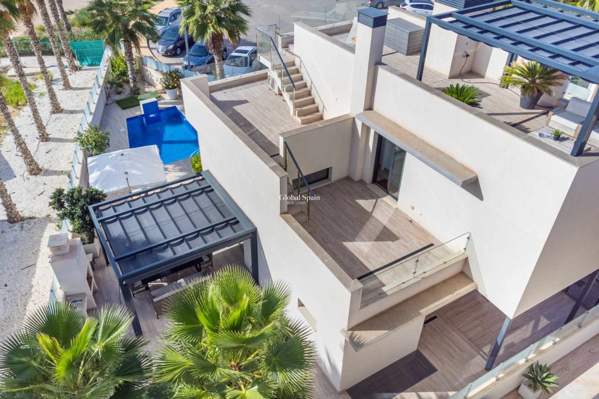 Wederverkoop - VILLA -
CABO ROIG - Costa Blanca