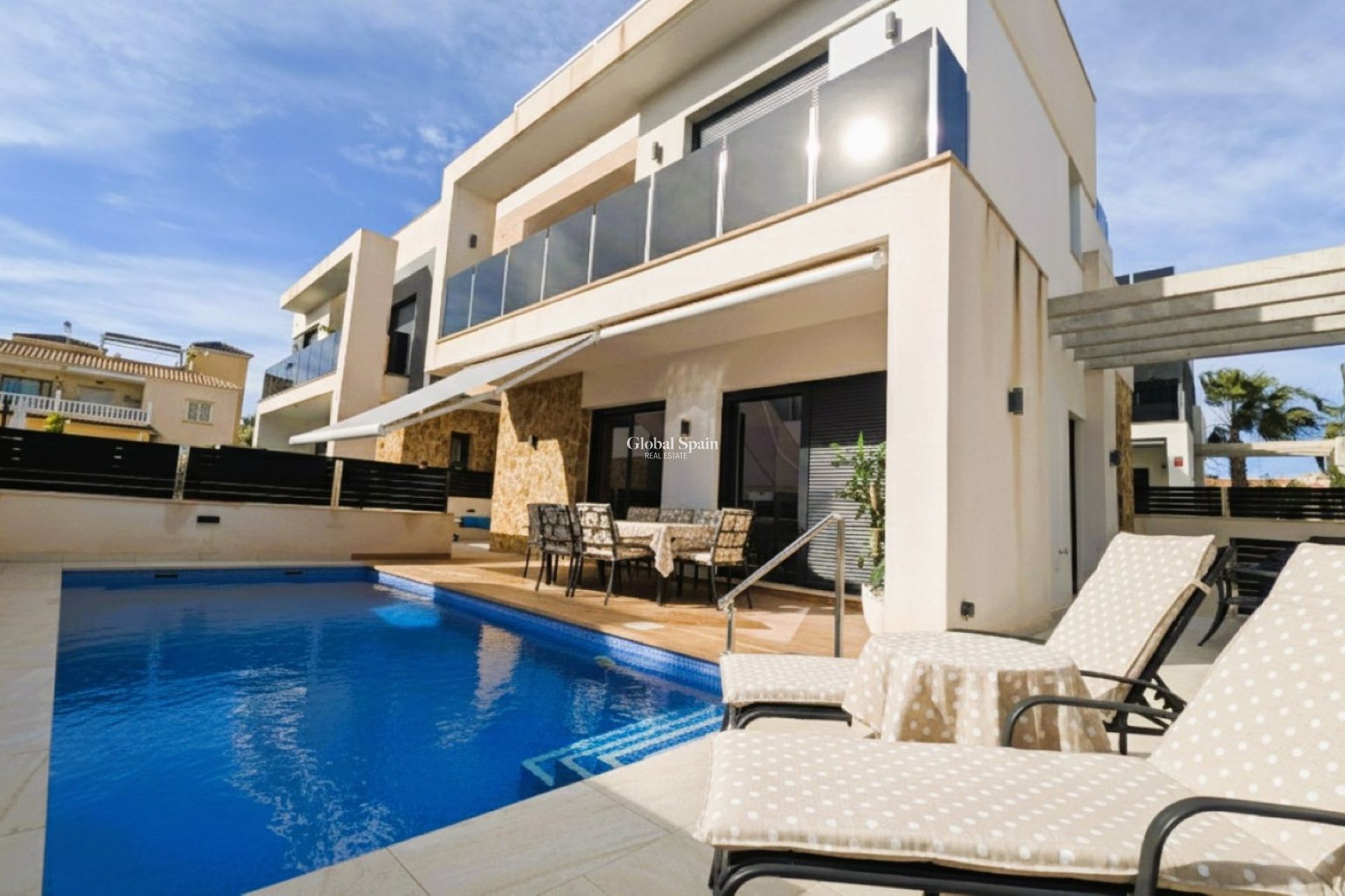 Wederverkoop - VILLA -
CABO ROIG - Costa Blanca