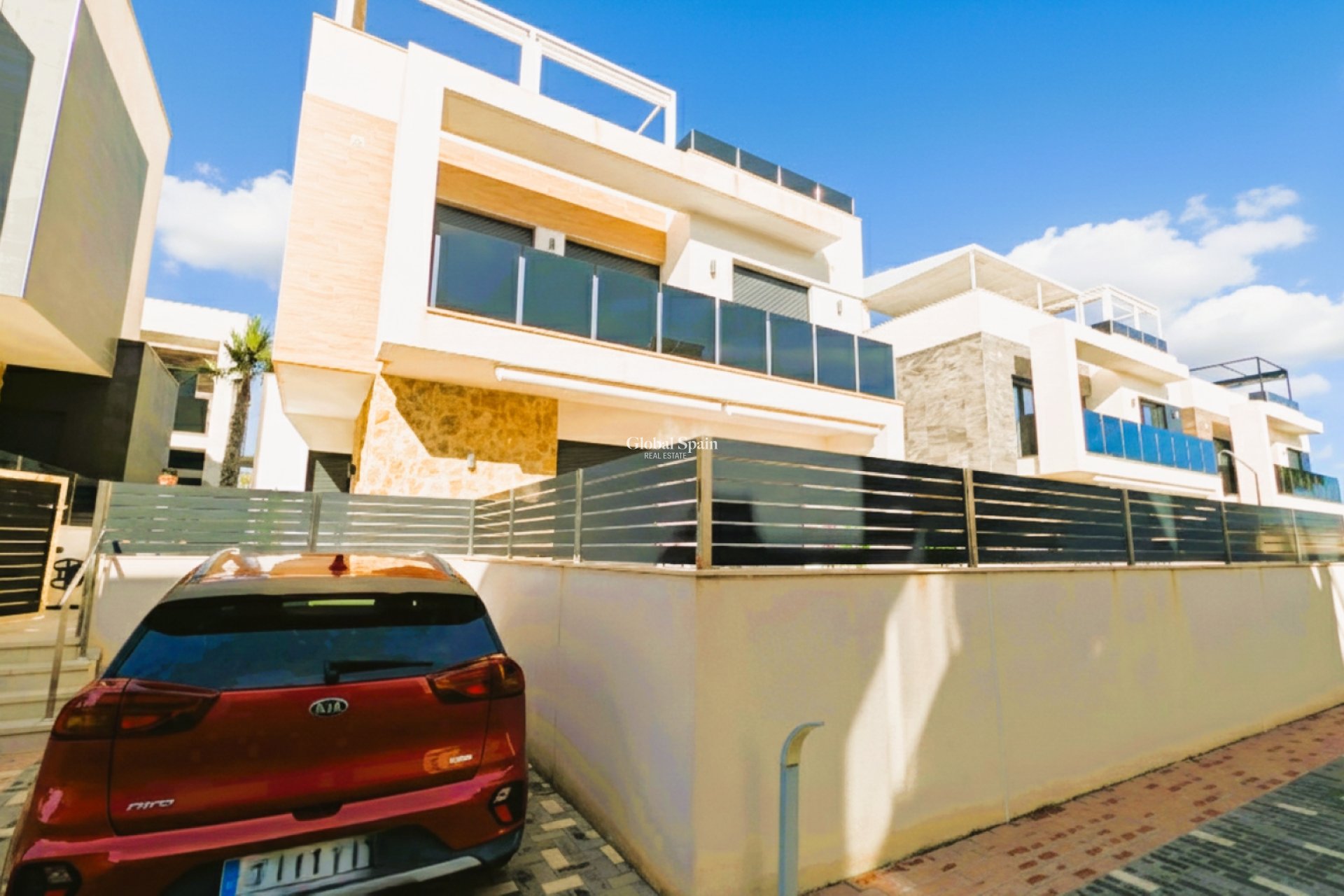 Wederverkoop - VILLA -
CABO ROIG - Costa Blanca