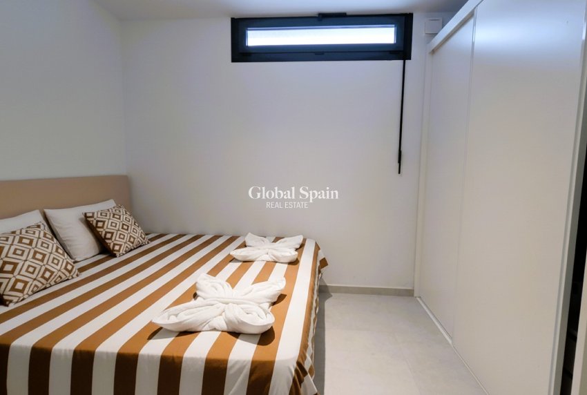 Wederverkoop - VILLA -
CABO ROIG - Costa Blanca
