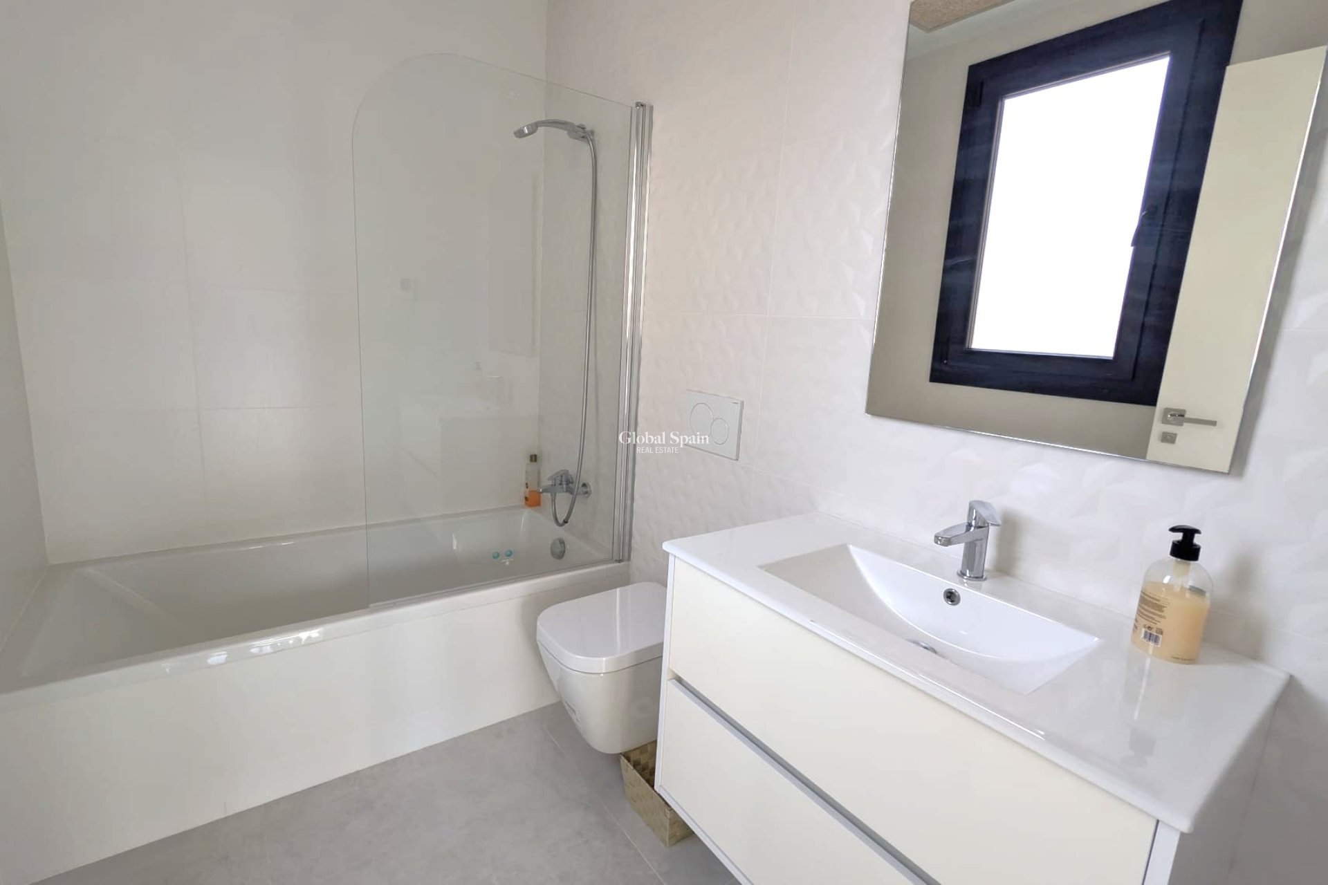 Wederverkoop - VILLA -
CABO ROIG - Costa Blanca