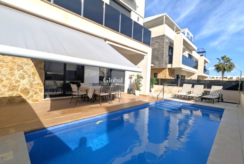Wederverkoop - VILLA -
CABO ROIG - Costa Blanca