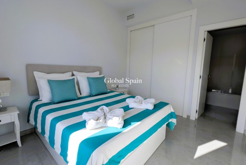 Wederverkoop - VILLA -
CABO ROIG - Costa Blanca