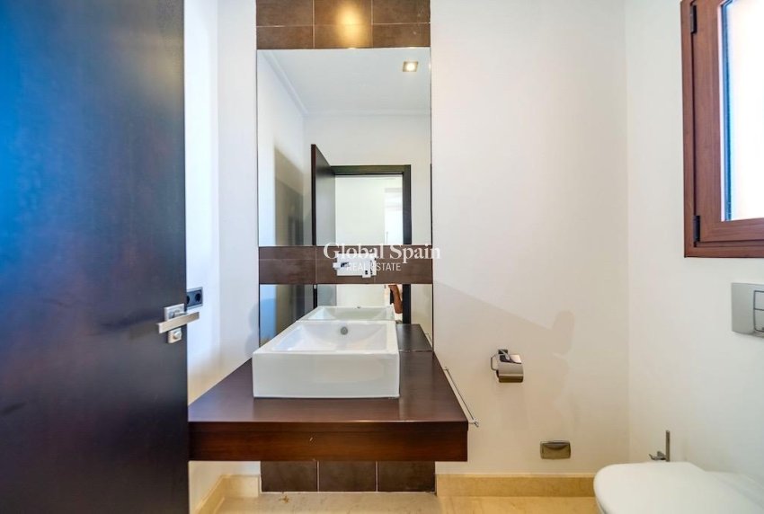 Wederverkoop - Villa -
CABO ROIG - Costa blanca