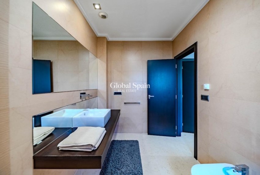 Wederverkoop - Villa -
CABO ROIG - Costa blanca