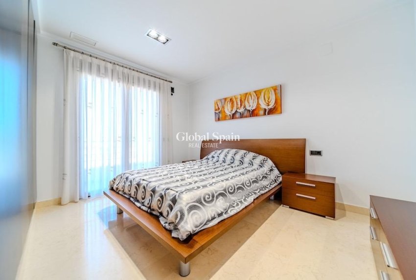Wederverkoop - Villa -
CABO ROIG - Costa blanca