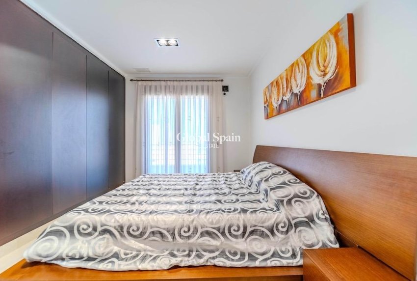 Wederverkoop - Villa -
CABO ROIG - Costa blanca