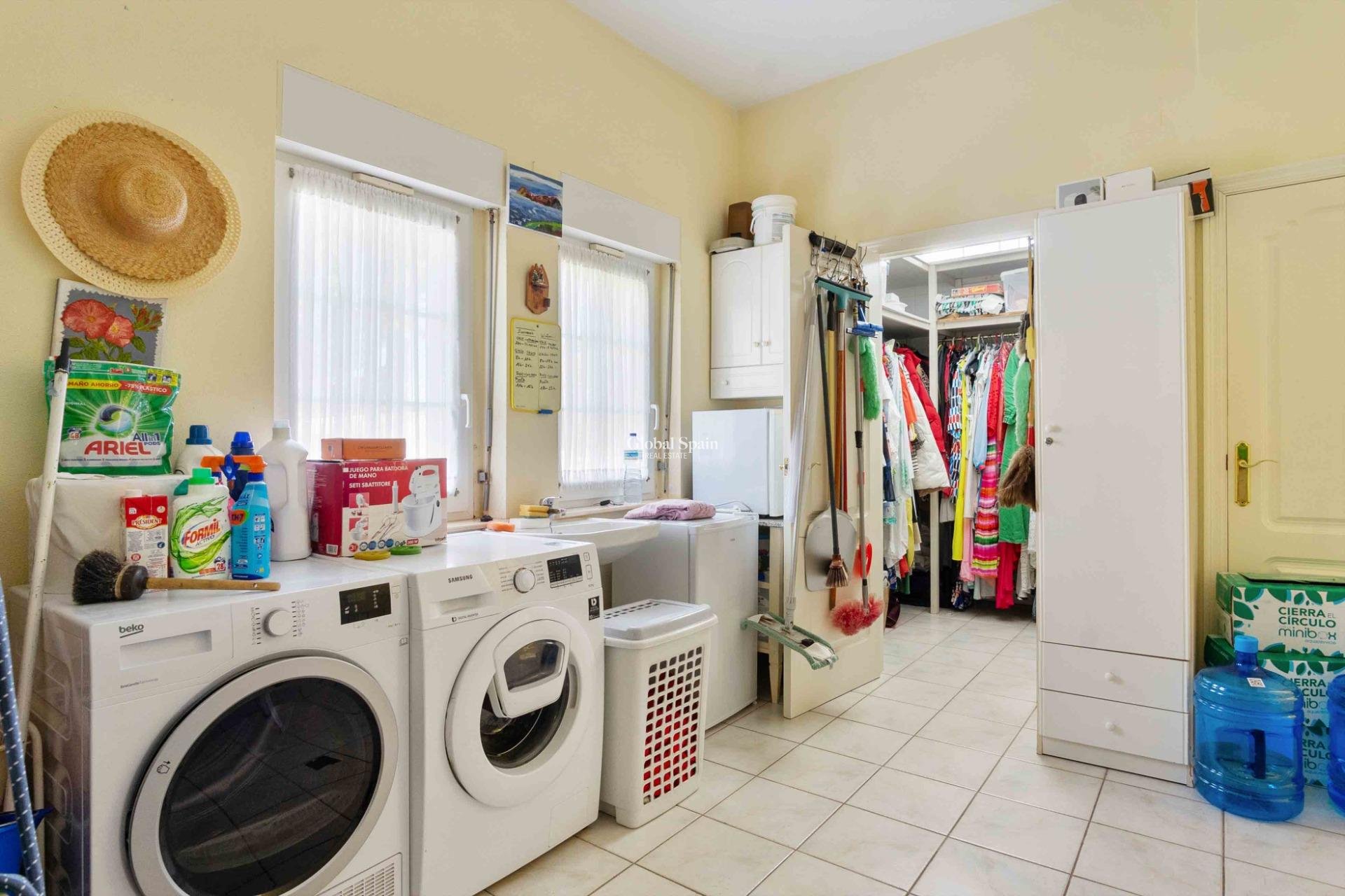 Wederverkoop - VILLA -
CABO ROIG - MUY CERCA DE LA PLAYA