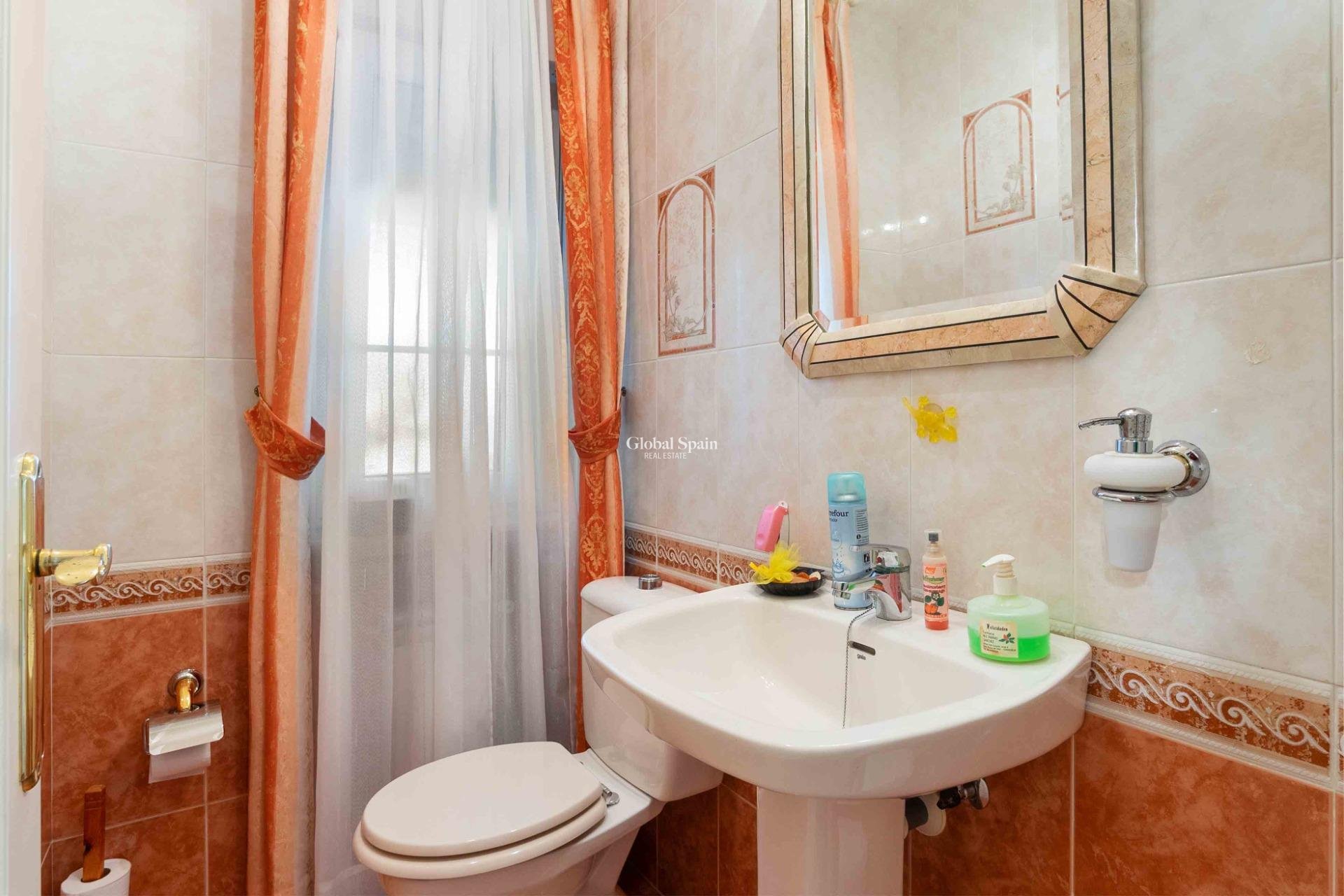 Wederverkoop - VILLA -
CABO ROIG - MUY CERCA DE LA PLAYA