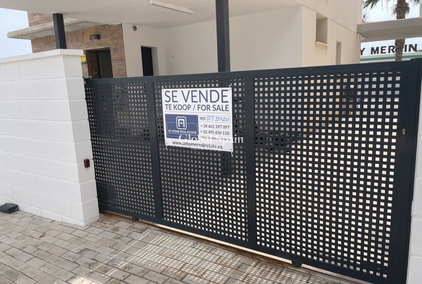 Wederverkoop - Villa -
CABO ROIG