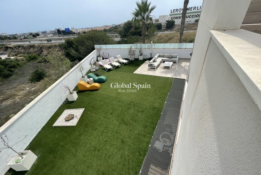 Wederverkoop - Villa -
CABO ROIG