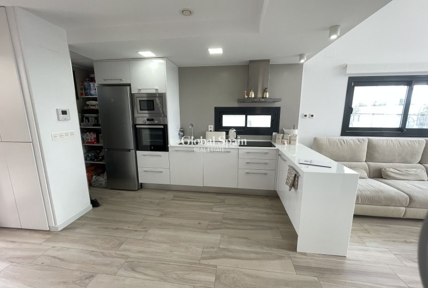 Wederverkoop - Villa -
CABO ROIG