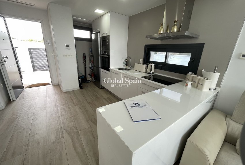 Wederverkoop - Villa -
CABO ROIG