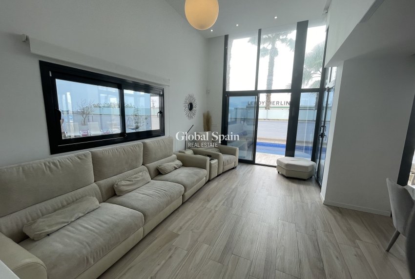 Wederverkoop - Villa -
CABO ROIG