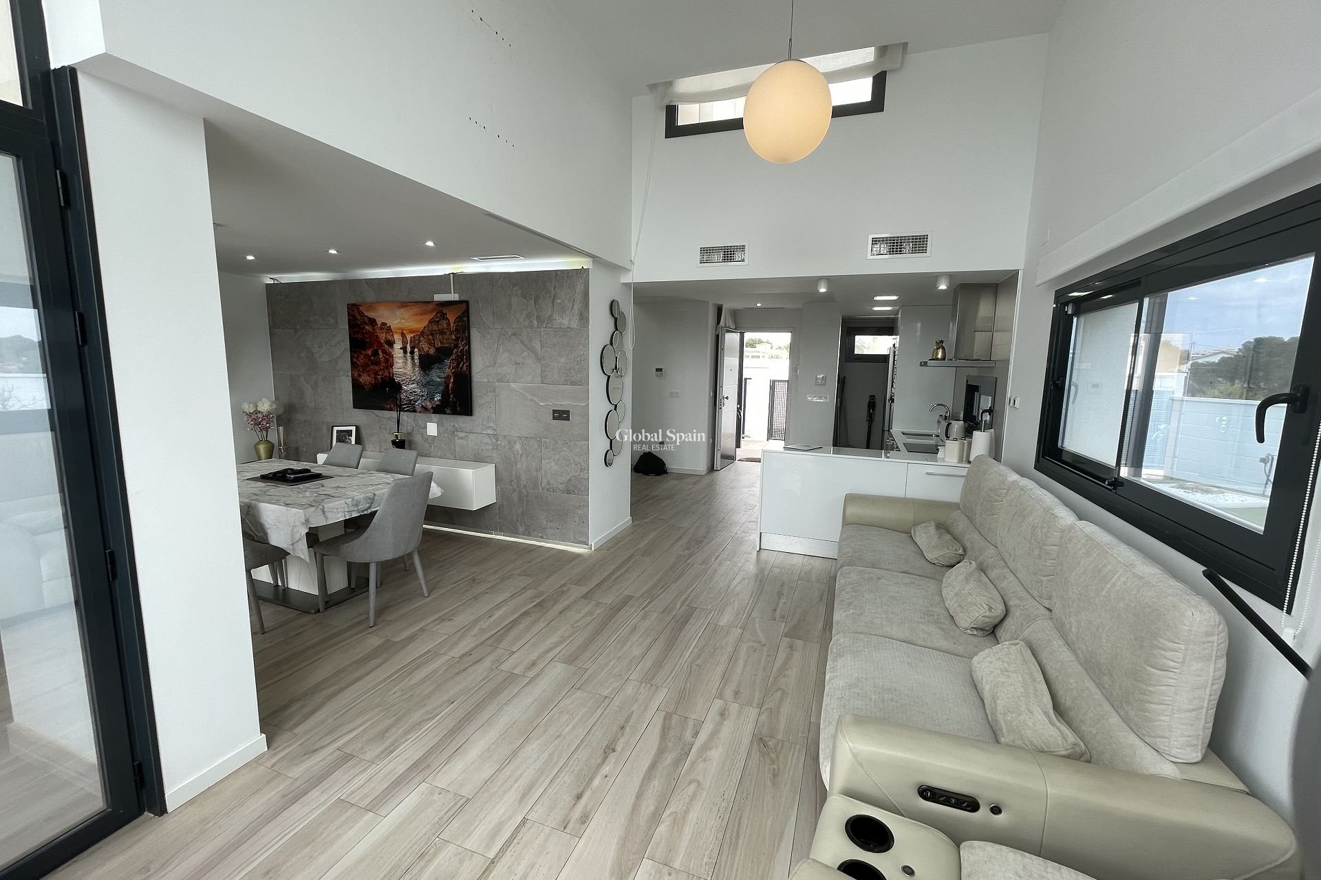 Wederverkoop - Villa -
CABO ROIG