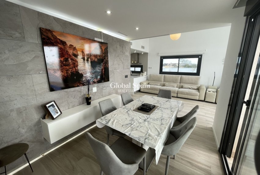 Wederverkoop - Villa -
CABO ROIG