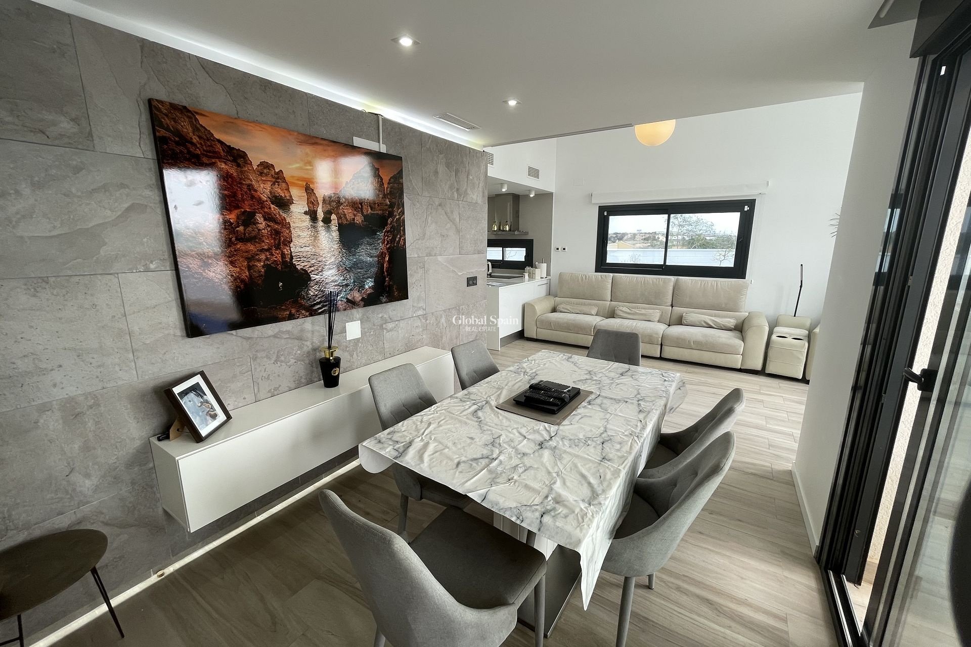 Wederverkoop - Villa -
CABO ROIG