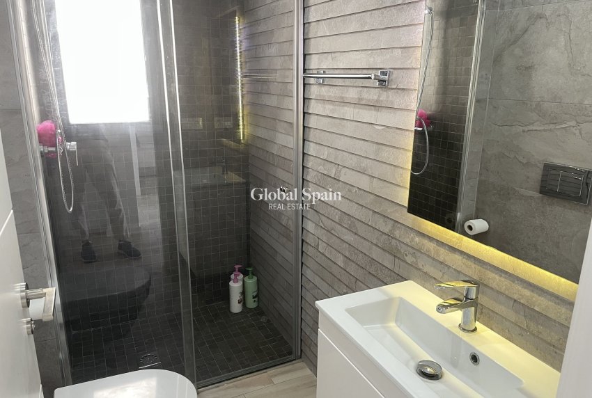 Wederverkoop - Villa -
CABO ROIG