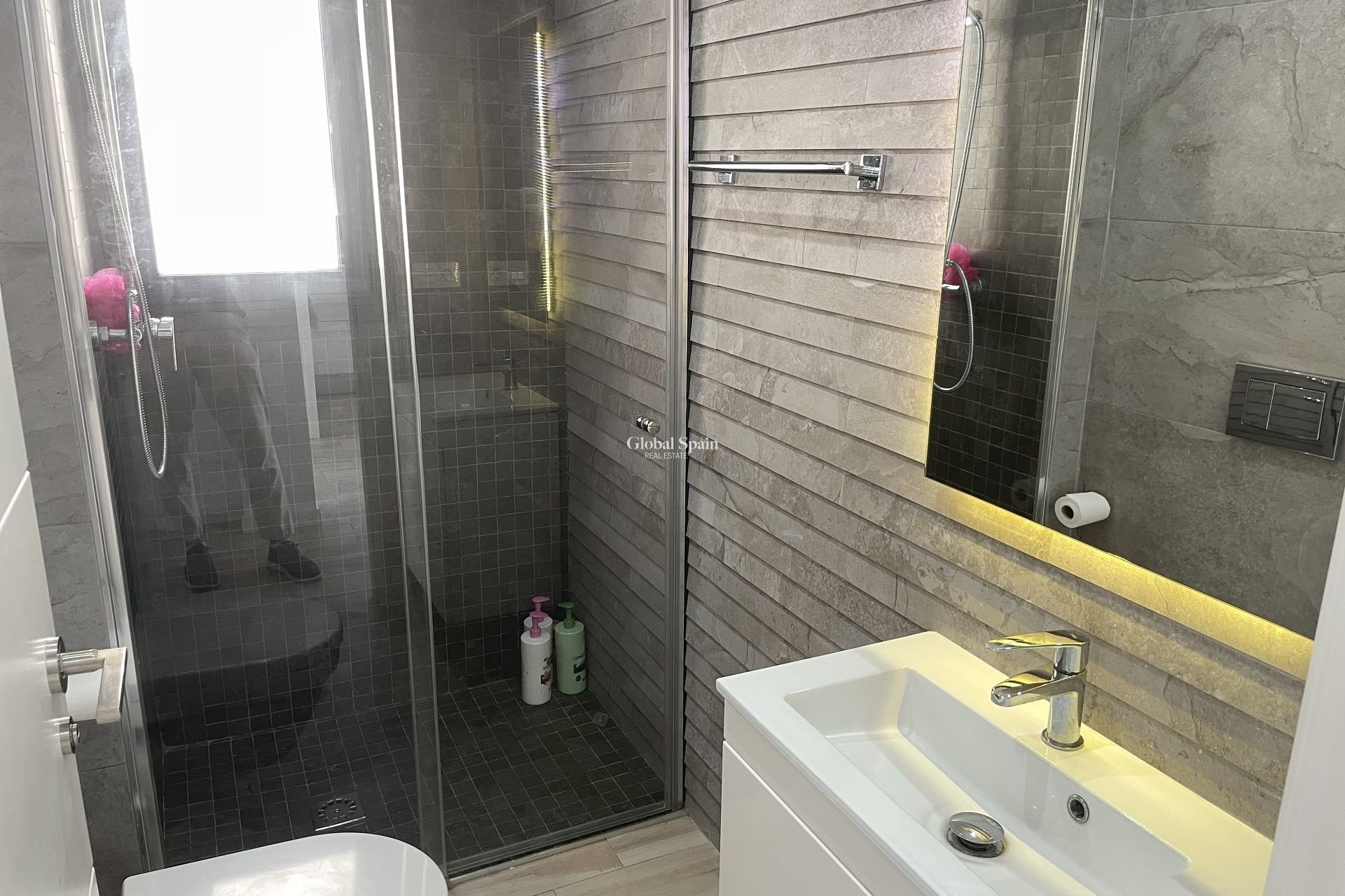 Wederverkoop - Villa -
CABO ROIG