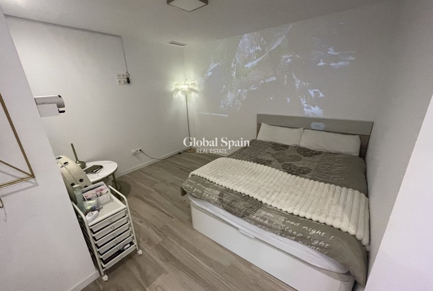 Wederverkoop - Villa -
CABO ROIG