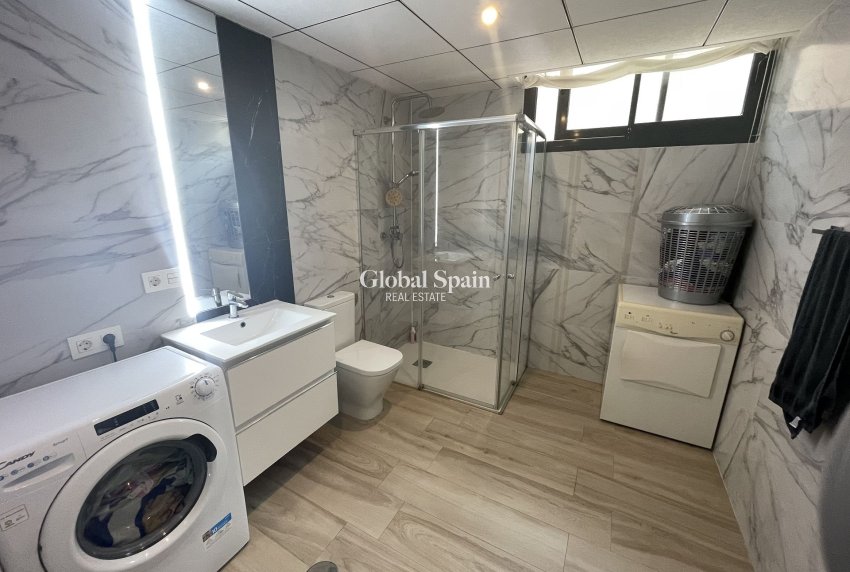 Wederverkoop - Villa -
CABO ROIG