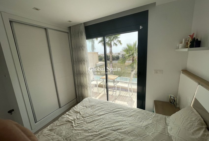 Wederverkoop - Villa -
CABO ROIG