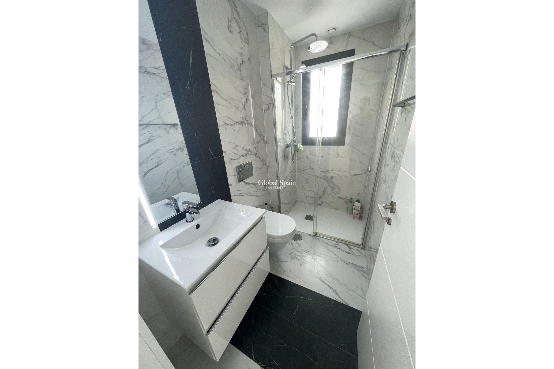 Wederverkoop - Villa -
CABO ROIG