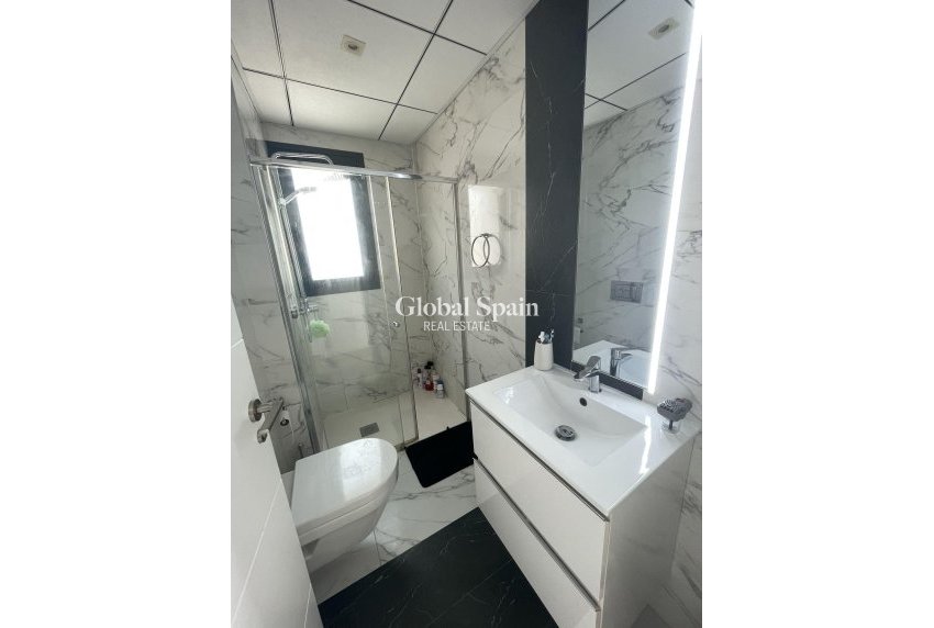 Wederverkoop - Villa -
CABO ROIG