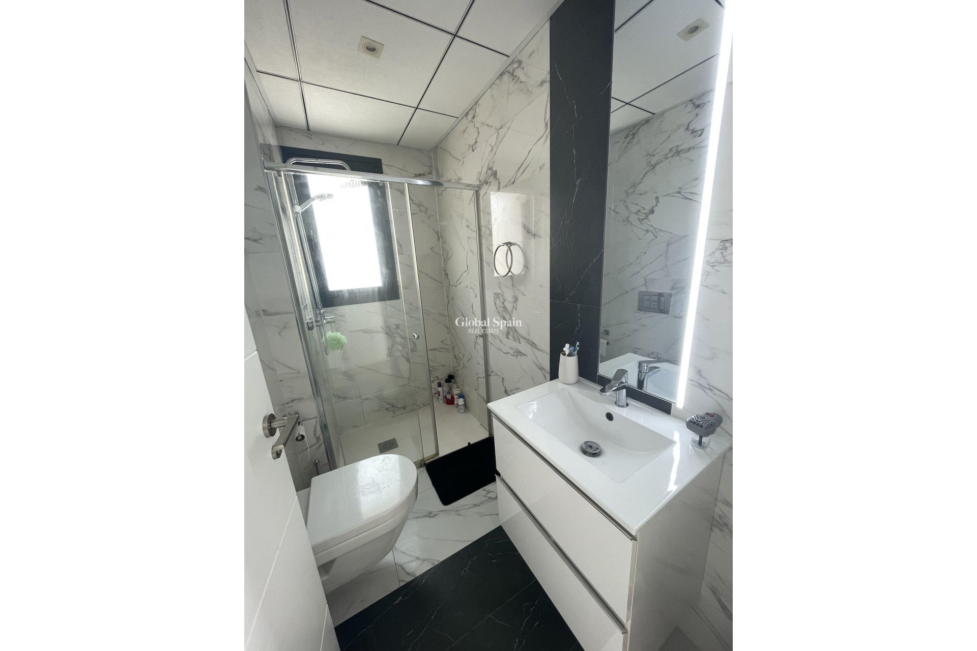 Wederverkoop - Villa -
CABO ROIG