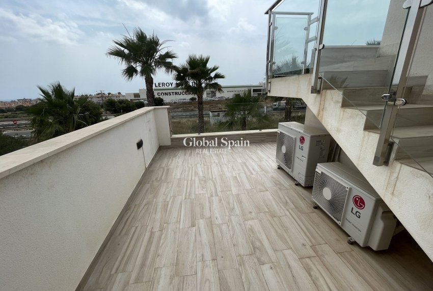 Wederverkoop - Villa -
CABO ROIG