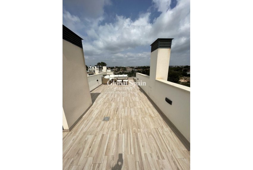 Wederverkoop - Villa -
CABO ROIG