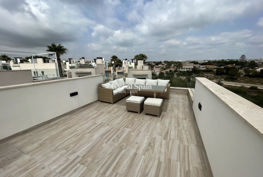 Wederverkoop - Villa -
CABO ROIG