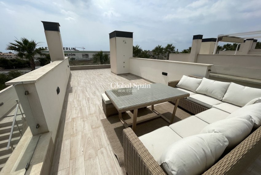 Wederverkoop - Villa -
CABO ROIG