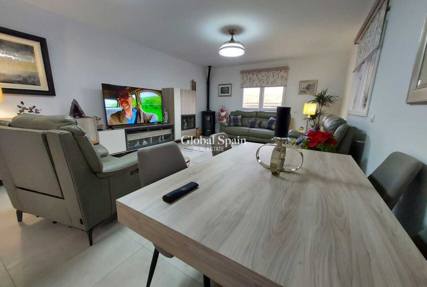 Wederverkoop - VILLA -
CALASPARRA - Inland