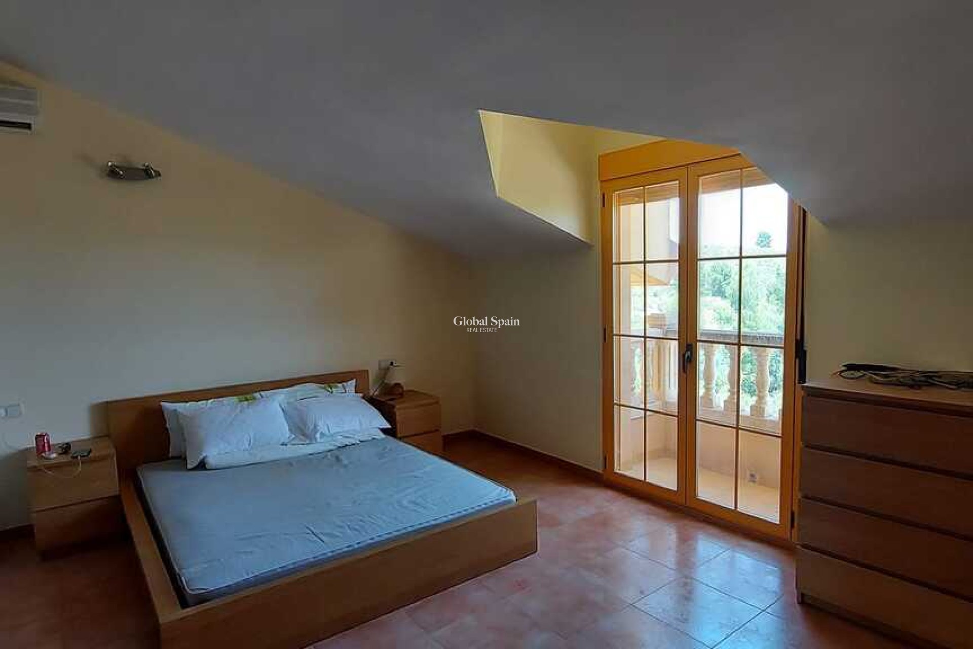 Wederverkoop - VILLA -
CALASPARRA - Inland