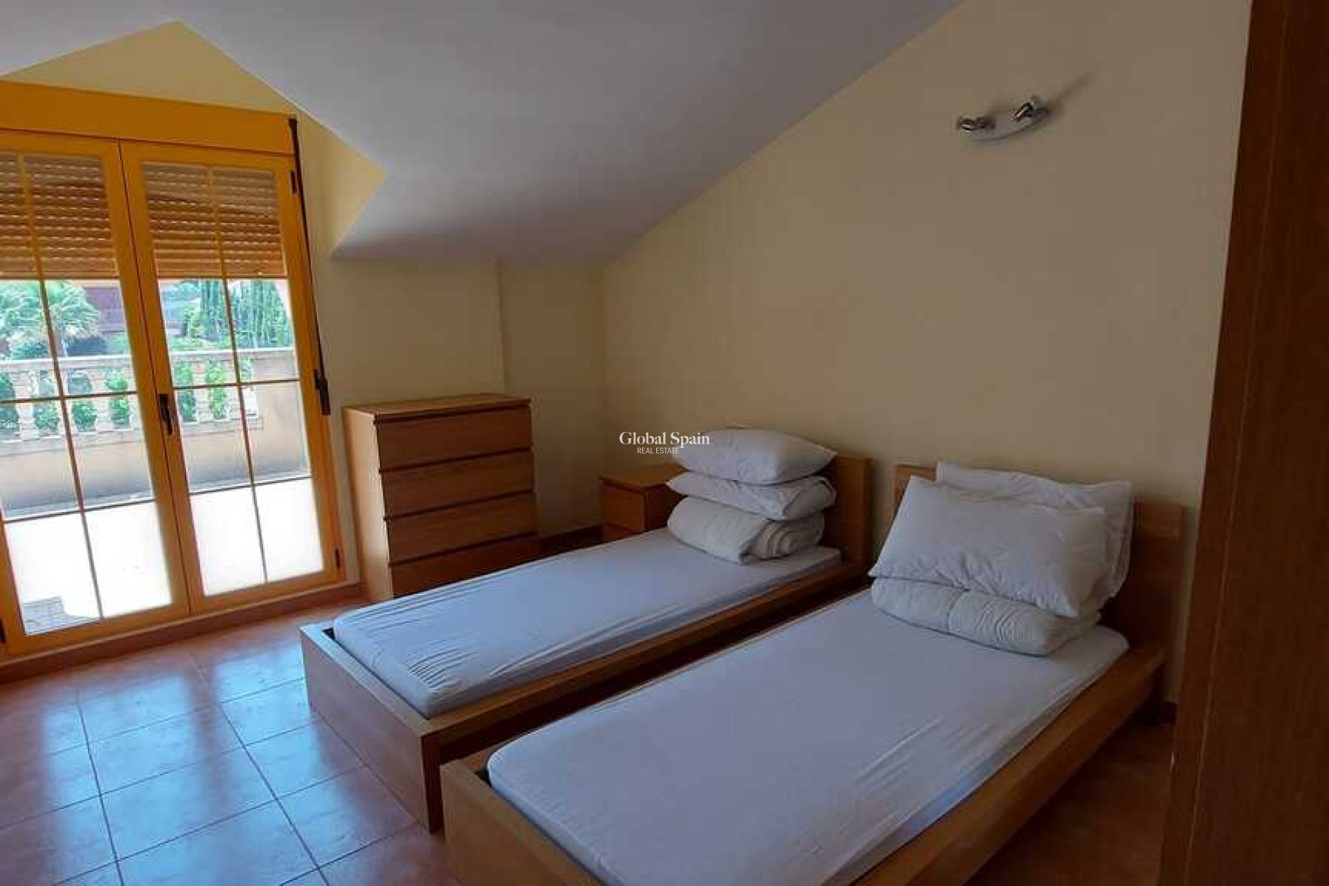Wederverkoop - VILLA -
CALASPARRA - Inland