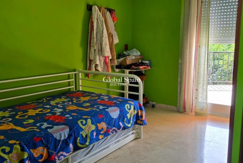 Wederverkoop - VILLA -
CALLOSA D'EN SARRIÀ - Callosa De Ensarrià