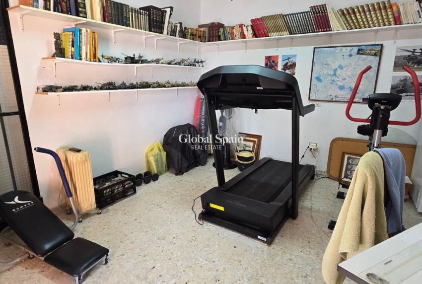 Wederverkoop - VILLA -
CALLOSA D'EN SARRIÀ - Callosa De Ensarrià